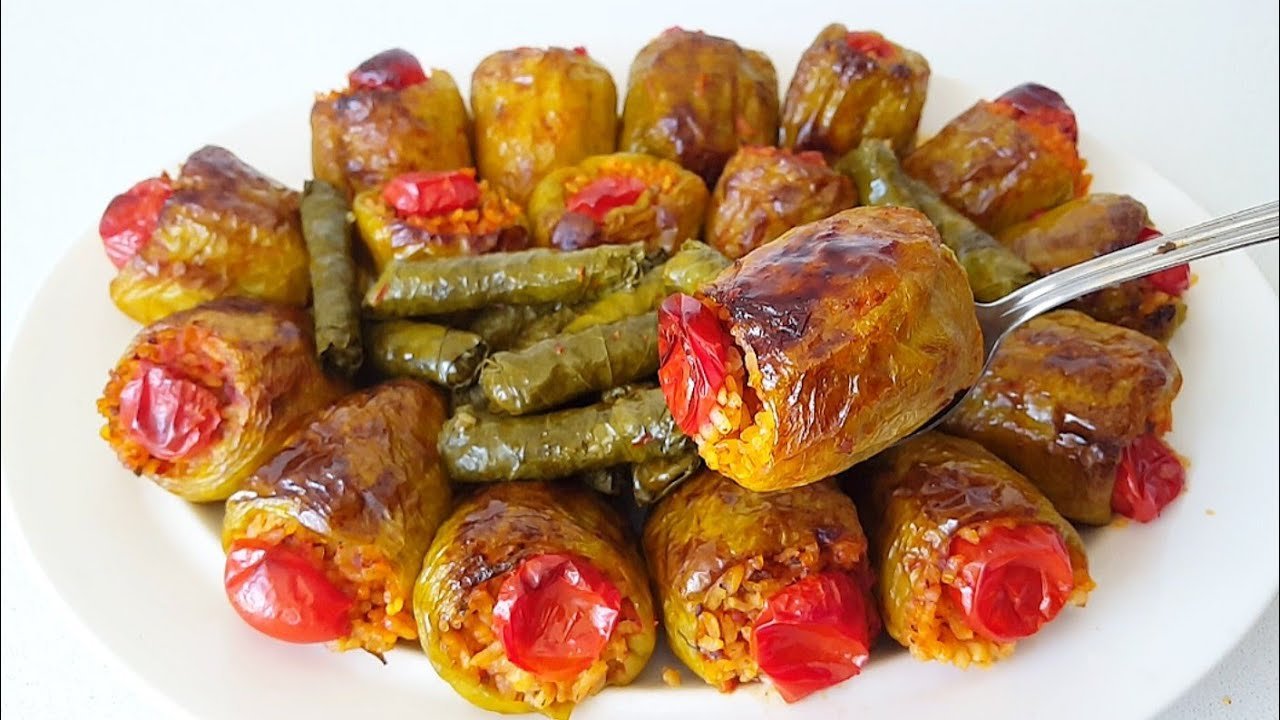 Fırında saatlerce bekletmeye son! Çok kolay ve lezzetli biber dolması tarifi